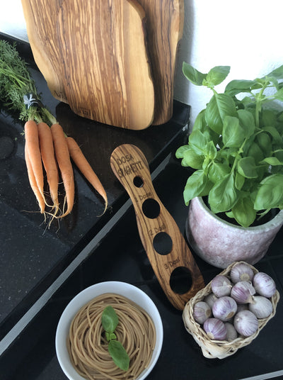 Spaghettimåler i oliventræ